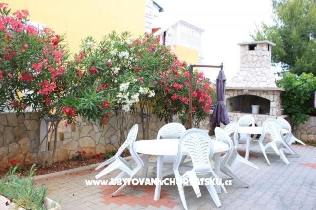 Apartments Nada Vir Εξωτερικό φωτογραφία