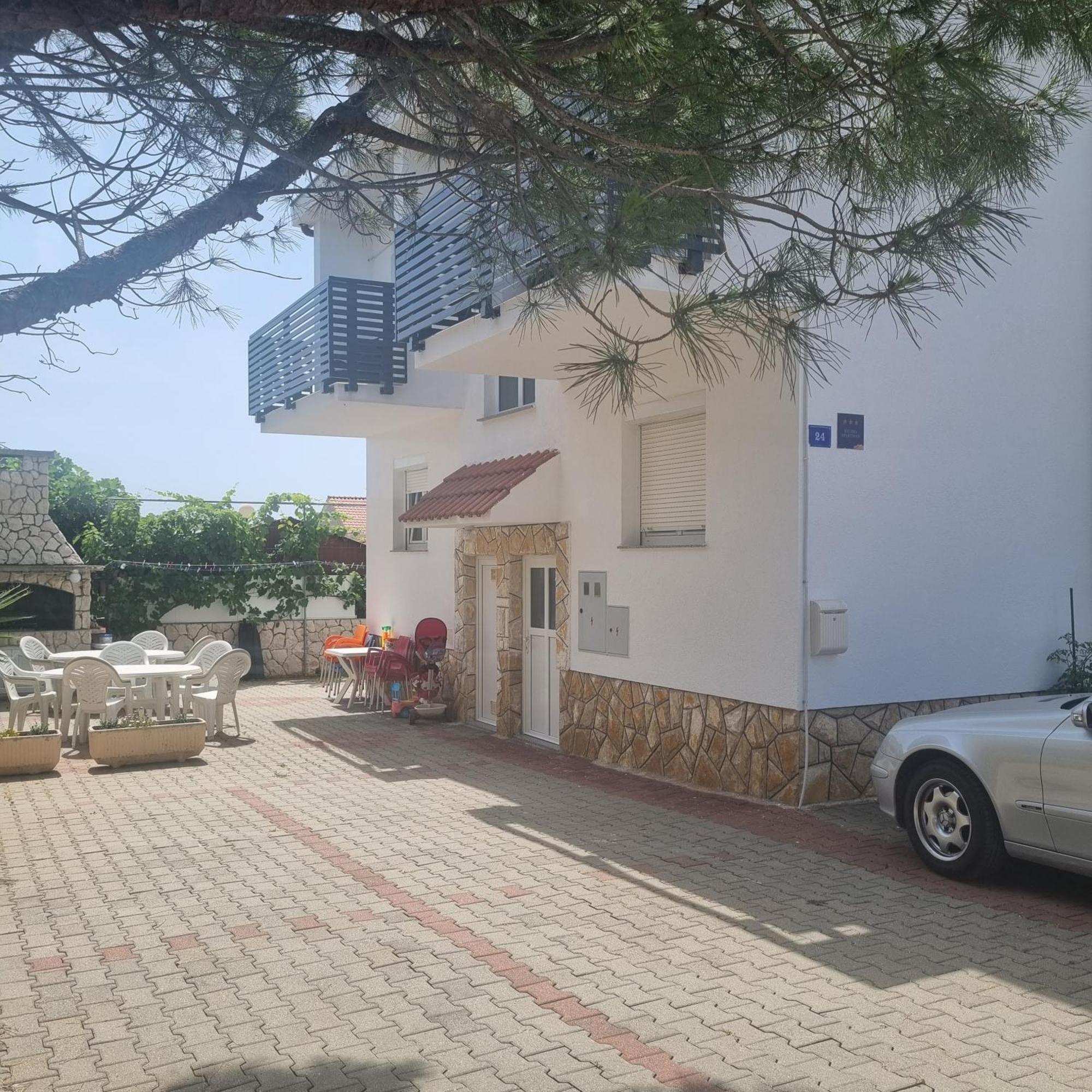 Apartments Nada Vir Εξωτερικό φωτογραφία